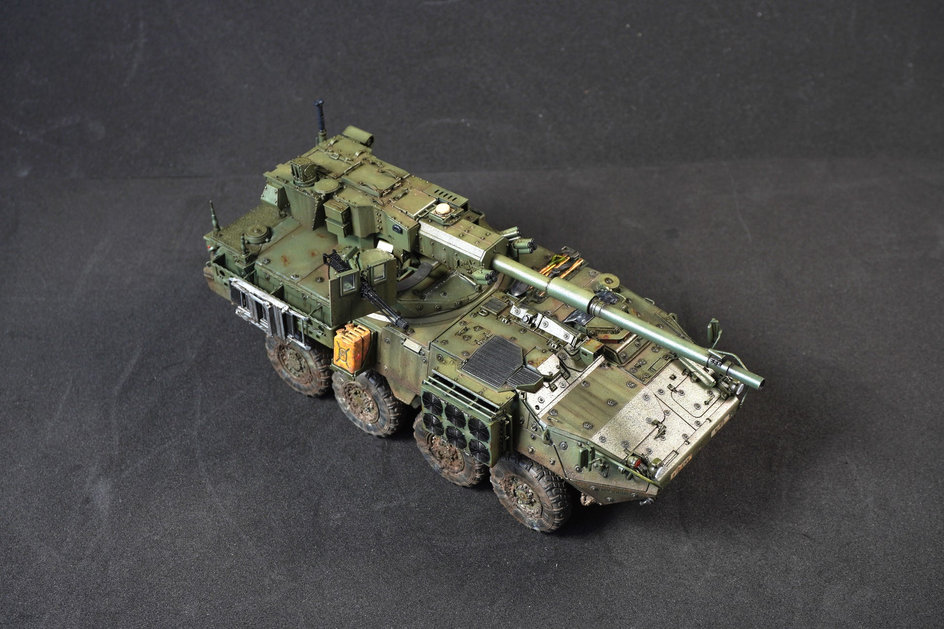 Stryker M1128 — frontal