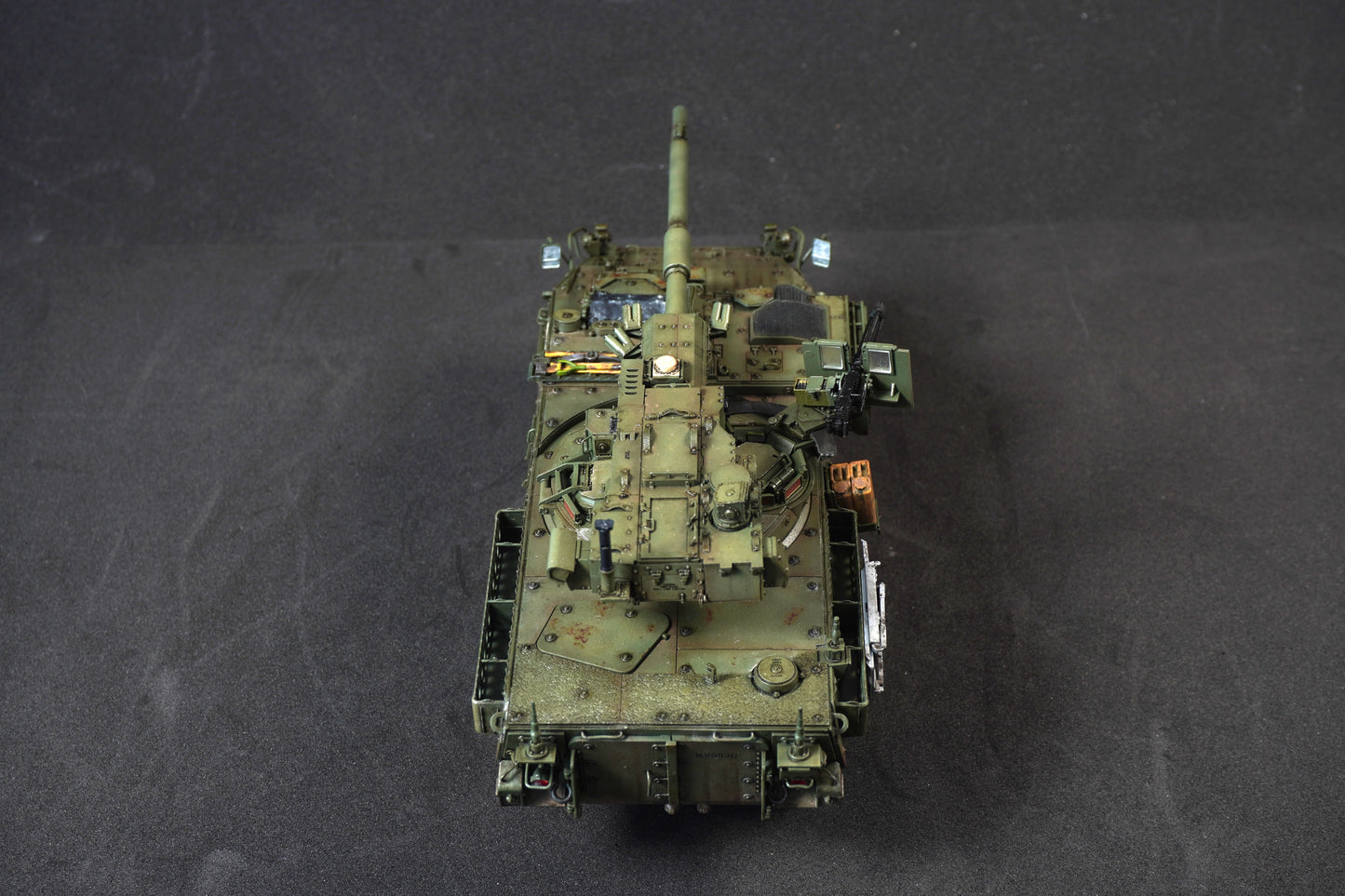 Stryker M1128 — detalle torre