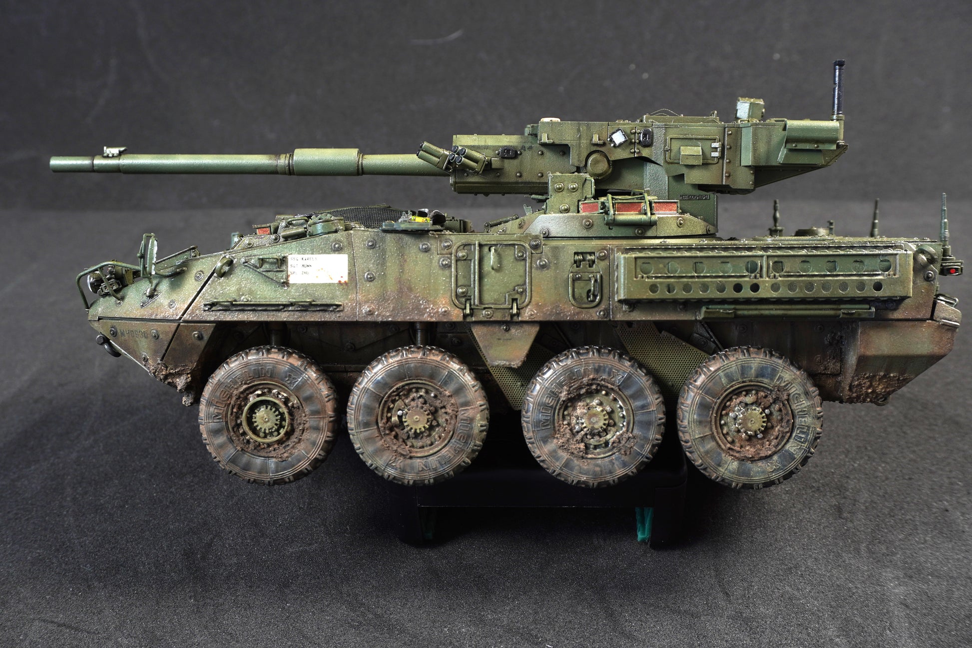 Stryker M1128 — trasera